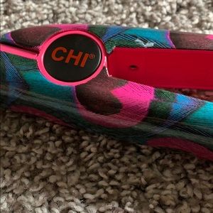 CHI ceramic hairstyling iron